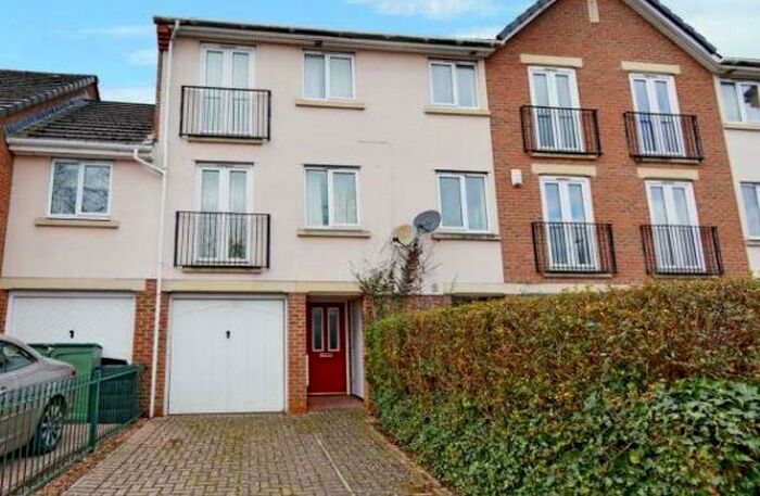 3 Bedroom Terraced House To Rent In Newbury, Berkshire, RG14