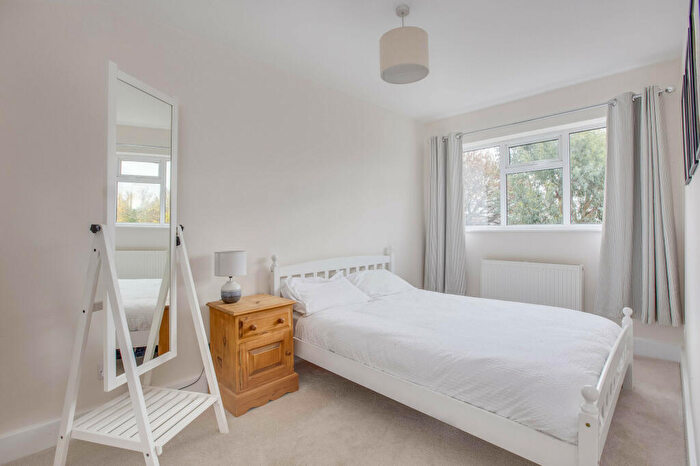 4 Bedroom Detached House For Sale In Redshots Close, Marlow, Buckinghamshire, SL7
