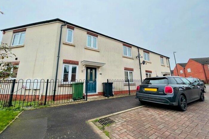 3 Bedroom Property To Rent In Dixon Close, Redditch, B97