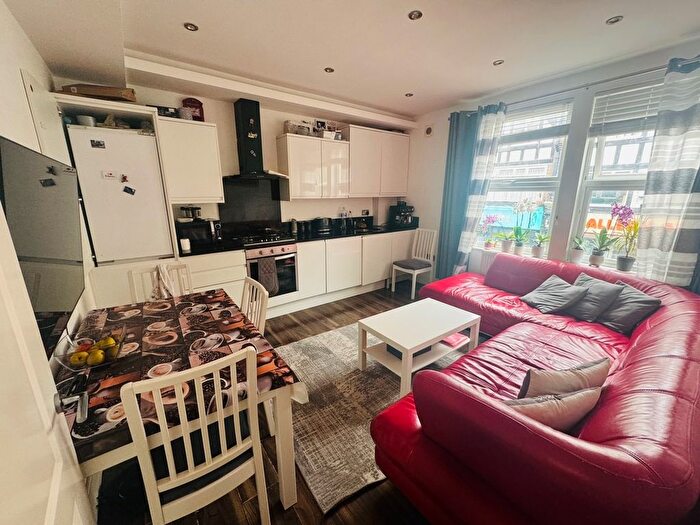 2 Bedroom Flat To Rent In High Street, Sutton, SM1