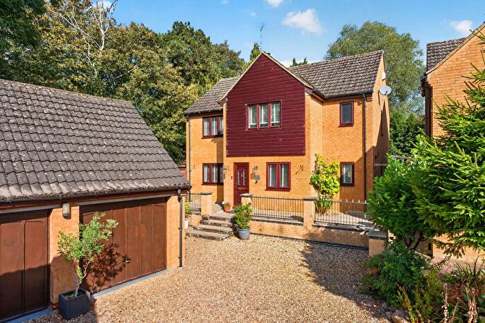 4 Bedroom Detached House For Sale In Watermill Close, Desborough, NN14