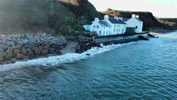 3 Bedroom End Of Terrace House For Sale In Lon Bridin, Morfa Nefyn, Pwllheli, Lon Bridin, LL53