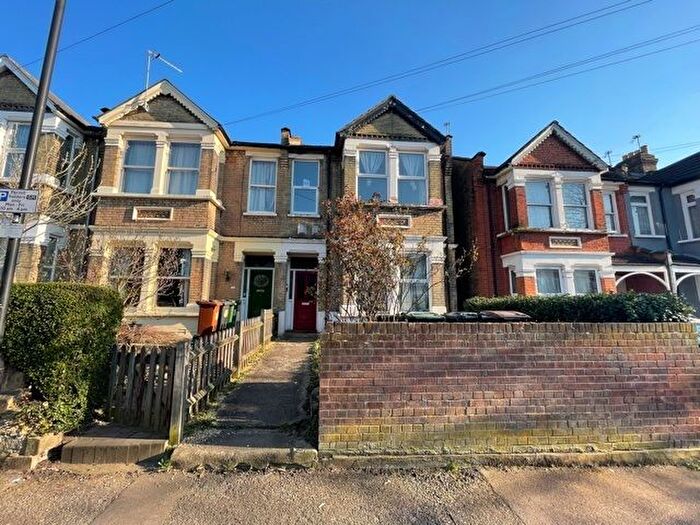 3 Bedroom Flat To Rent In Preston Road, E11