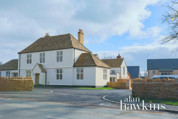 3 Bedroom Cottage For Sale In Mermaid Court, Christian Malford, SN15