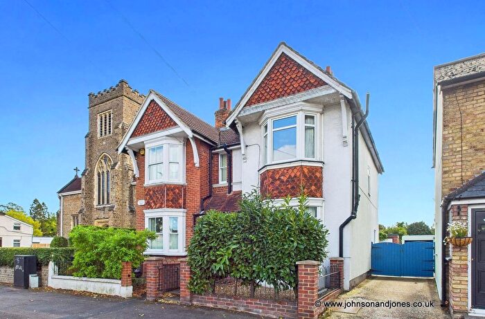 3 Bedroom Semi-Detached House To Rent In Eastworth Road, Chertsey, KT16