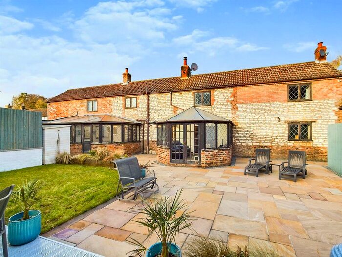 4 Bedroom Detached House For Sale In Sledmere Road, Langtoft, Driffield, YO25