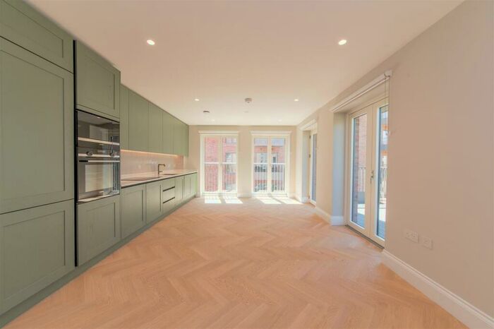 2 Bedroom Flat To Rent In Explorer Way, Mill Hill, NW7