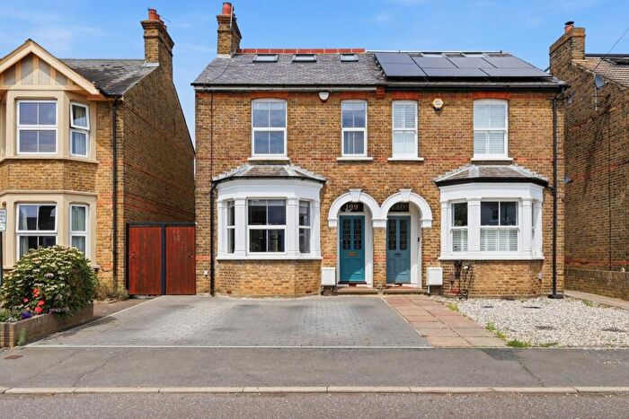 5 Bedroom Semi-Detached House For Sale In Swiss Avenue, Chelmsford, CM1