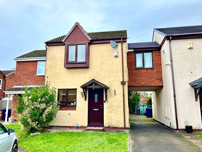 2 Bedroom Semi Detached House For Sale In Fernleigh, Leyland, Lancashire, PR26