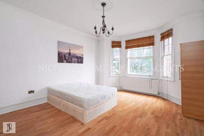 2 Bedroom Detached House To Rent In Milton Park, London, N6