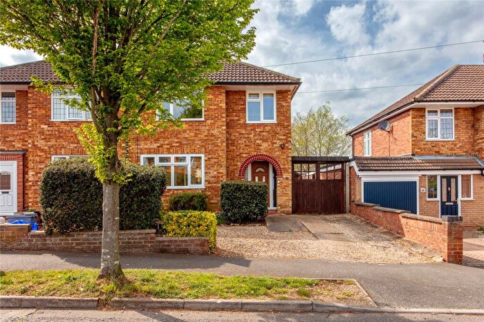 3 Bedroom Semi-Detached House For Sale In Manor Road, Toddington, Bedfordshire, LU5