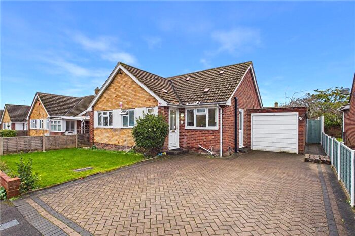 4 Bedroom Bungalow For Sale In Clayhill Crescent, Newbury, Berkshire, RG14