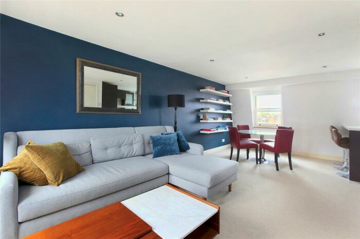 2 Bedroom Flat To Rent In Salcott Road, Battersea, London, SW11
