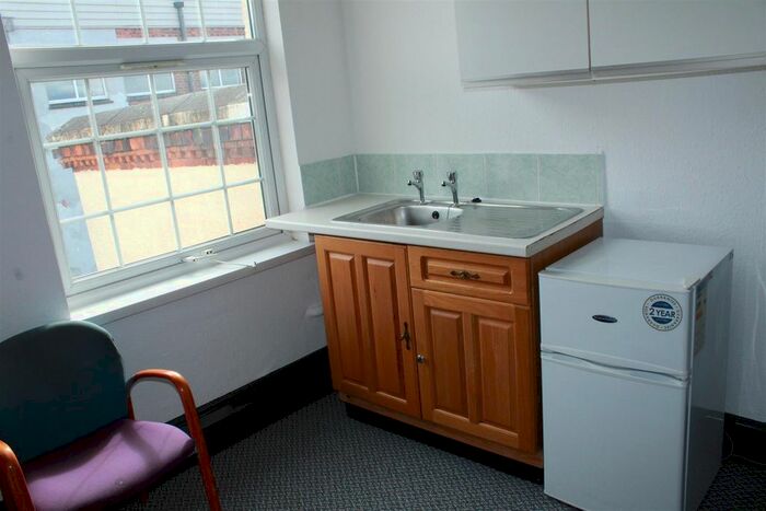 Studio To Rent In High Street, West Bromwich, B70