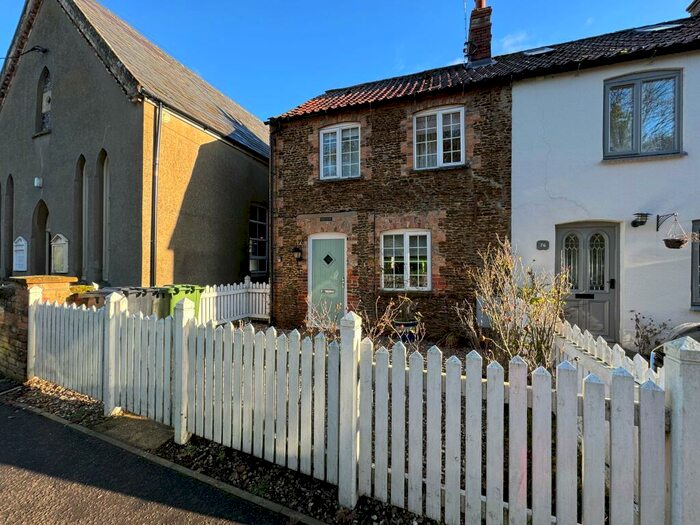 3 Bedroom Cottage To Rent In Chapel Road- Pott Row, PE32