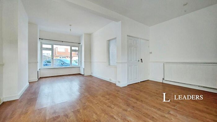 3 Bedroom Semi-Detached House To Rent In Cromwell Road, Southend-on-Sea, Essex, SS2