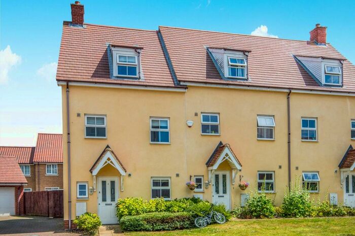 4 Bedroom End Of Terrace House To Rent In Lupin Close, Wymondham, NR18