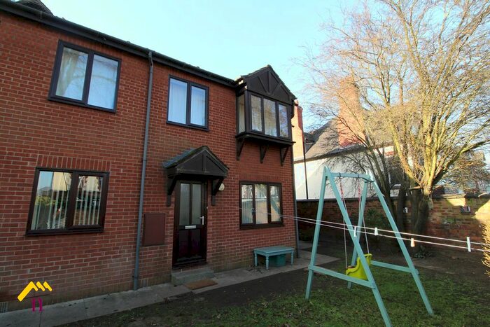 1 Bedroom Flat To Rent In Axholme Court, Intake, Doncaster, DN2