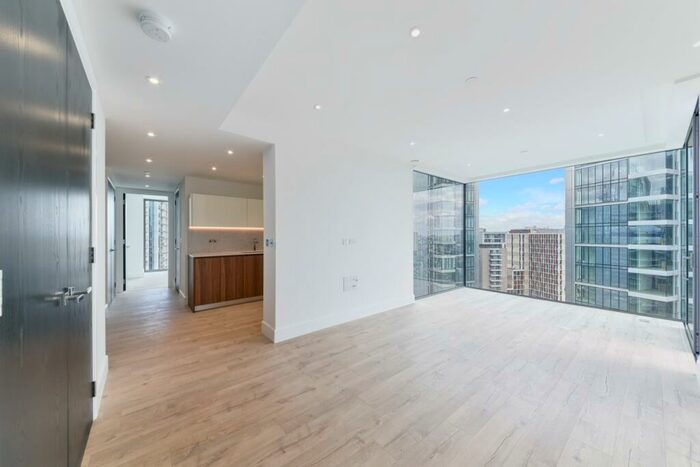 1 Bedroom Flat To Rent In Piazza Walk, Goodman' S Fields, Aldgate, London, E1