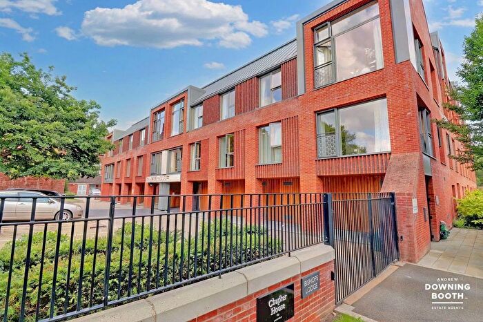 2 Bedroom Flat For Sale In Monks Close, Lichfield, WS13