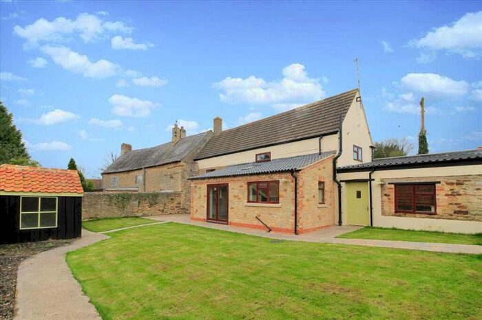 3 Bedroom Semi-Detached House To Rent In Freemans Lane, Denford, NN14