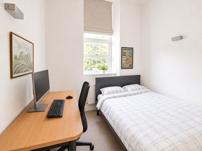2 Bedroom Flat To Rent In James Weld Close, Southampton, SO15