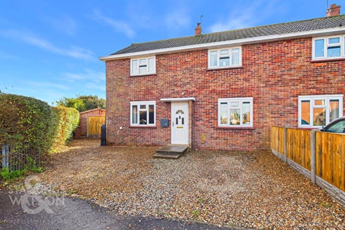 3 Bedroom Semi-Detached House For Sale In Coronation Avenue, Rollesby, Great Yarmouth, NR29