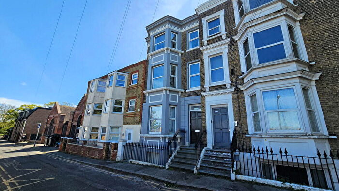 1 Bedroom Flat For Sale In St. Johns Road, Margate, CT9 - Photo 2