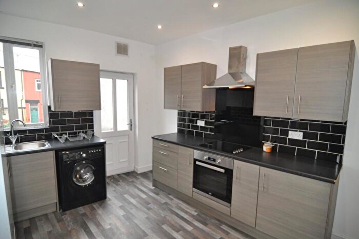 2 Bedroom House To Rent In Corporation Street, Barnsley, S70