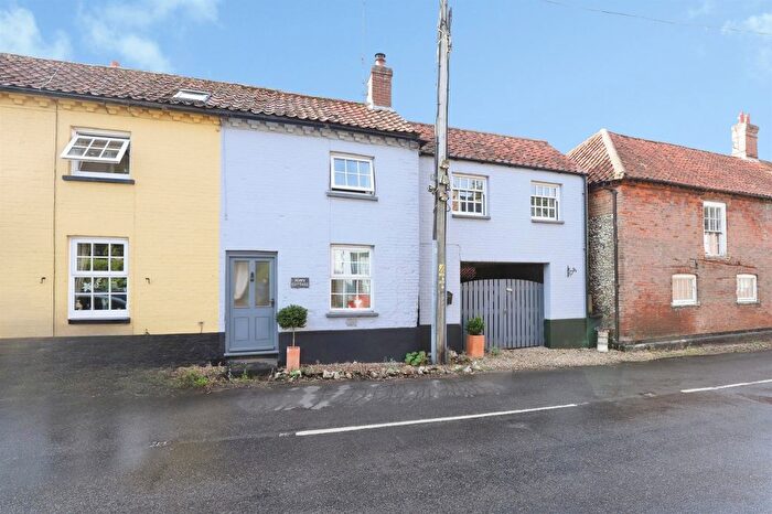 3 Bedroom Semi-Detached House For Sale In Mileham Road, Litcham, King's Lynn, PE32
