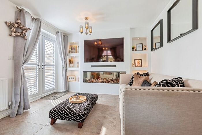 3 Bedroom Semi-Detached House For Sale In Yew Tree Way, Sowerby, Thirsk, North Yorkshire, YO7