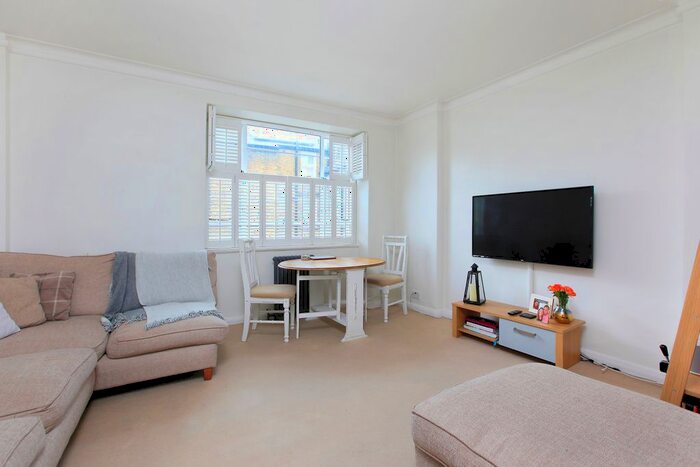 1 Bedroom Flat To Rent In Hightrees House, Nightingale Lane, Clapham South, London, SW12