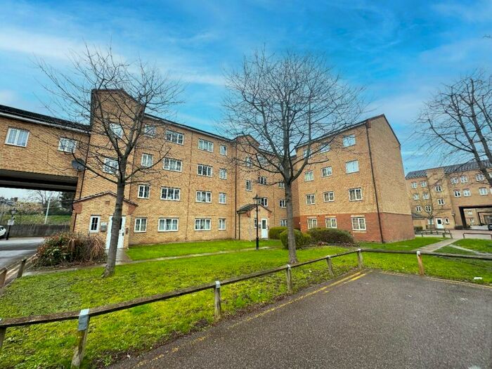 1 Bedroom Flat To Rent In Kidman Close, Gidea Park, RM2
