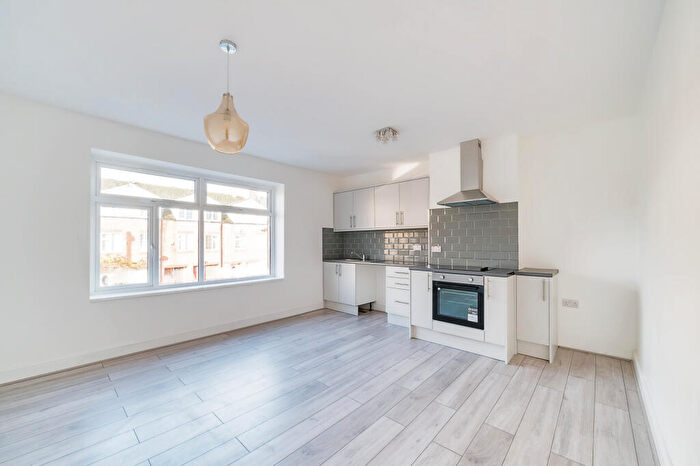 2 Bedroom Flat To Rent In Burnage Lane, Manchester, M19