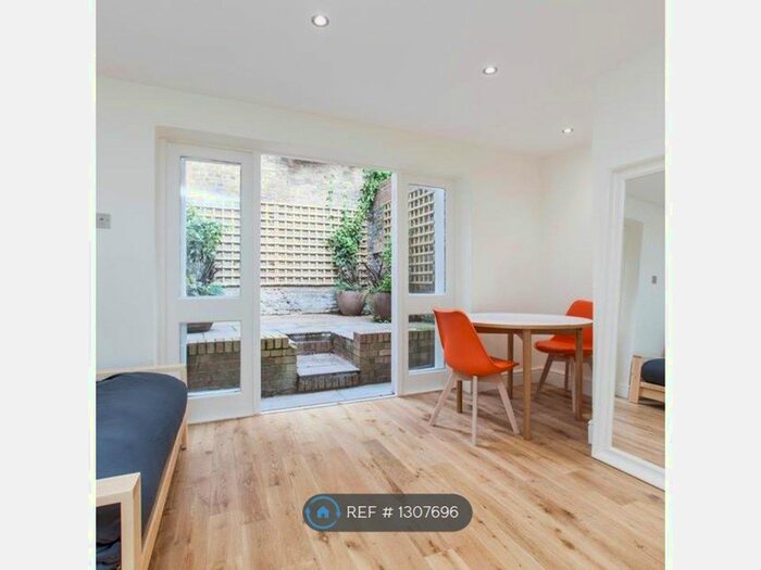 Studio To Rent In Well Street, London E9