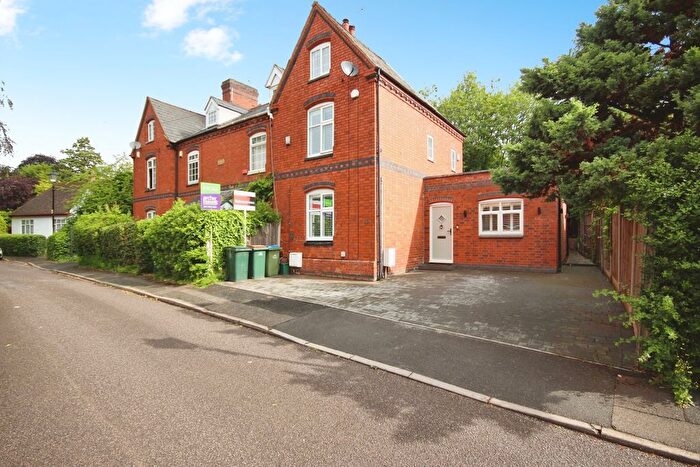 3 Bedroom End Of Terrace House For Sale In South Avenue, Coventry, West Midlands, CV2