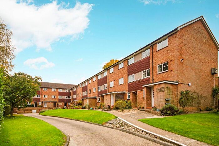 2 Bedroom Maisonette For Sale In Levylsdene, Merrow, Guildford, GU1