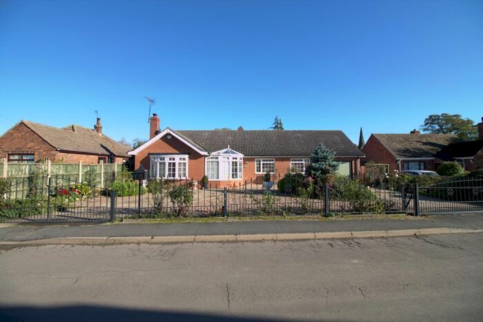 3 Bedroom Bungalow For Sale In Chapel Street, Amcotts, Scunthorpe, DN17
