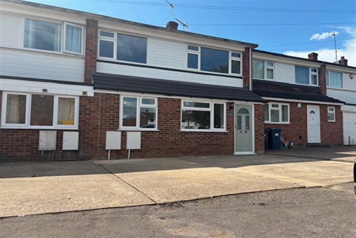 3 Bedroom House To Rent In Willowmead Square, Marlow, SL7