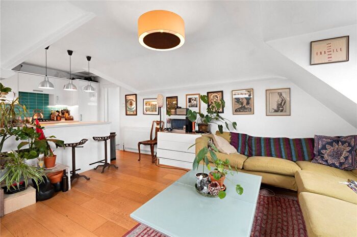 1 Bedroom Flat For Sale In Peckham Rye, London, SE22