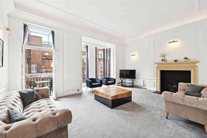 3 Bedroom Flat To Rent In Green Street, London, W1K