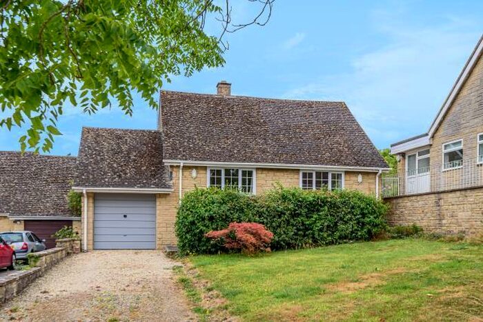 3 Bedroom Detached Bungalow To Rent In Bridewell Close, North Leigh, OX29