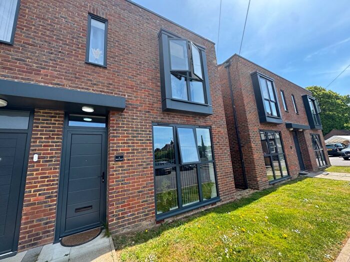 3 Bedroom Property To Rent In London Road, Sayers Common, Hassocks, BN6