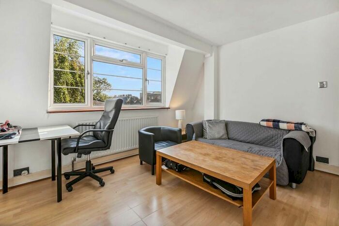 1 Bedroom Flat To Rent In Upper Tooting Road, London, SW17