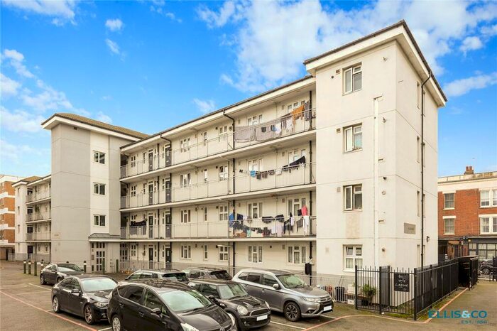 4 Bedroom Apartment To Rent In Helen House, Old Bethnal Green Road, London, E2