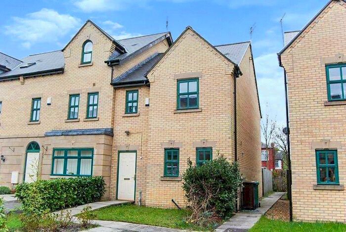 2 Bedroom End Of Terrace House To Rent In Schuster Road, Victoria Park, M14