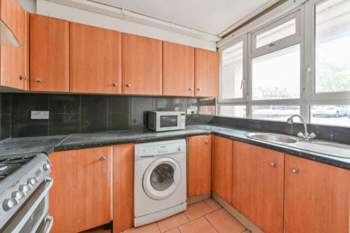 3 Bedroom Maisonette To Rent In The Beeches, London Road, Mitcham, CR4