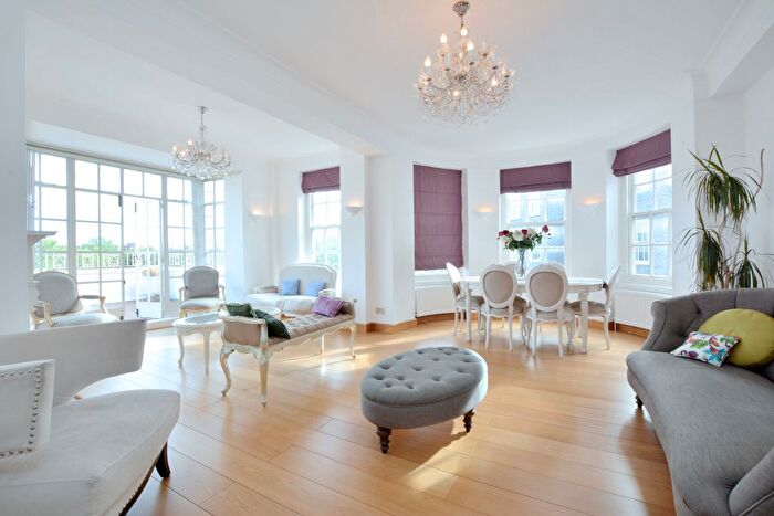 2 Bedroom Flat To Rent In South Lodge, Circus Road, London, NW8