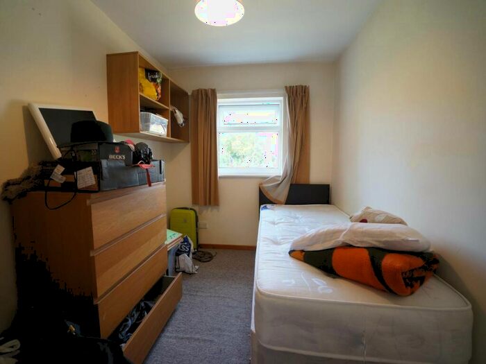 4 Bedroom House To Rent In Lon-y-Glyder, Bangor, Gwynedd, LL57