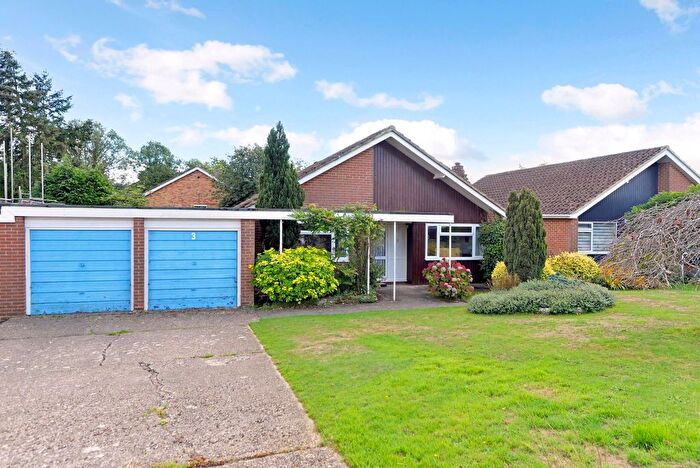 3 Bedroom Property For Sale In Summerlands, Cranleigh, GU6